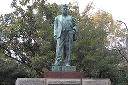 【香川県】菊池寛（きくちかん）像